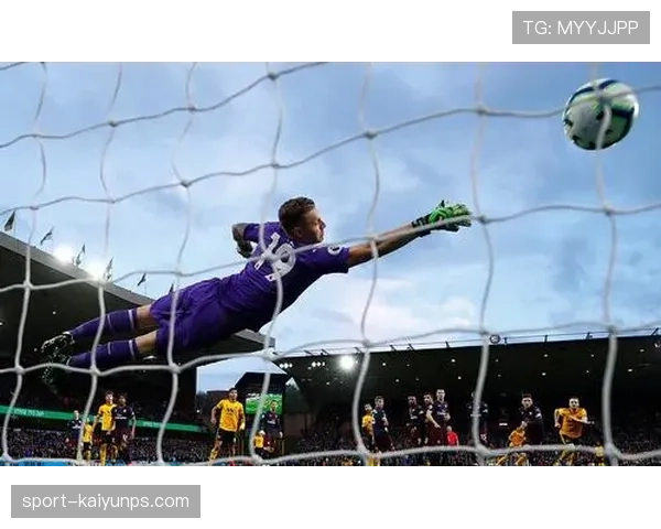 中圈开球规则详解：何时必须回传及常见违规判罚