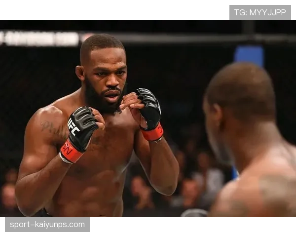 乔恩·琼斯居然放话了，赛场上冷静版怪兽，私下却像隔壁大叔喝着啤酒炸薯条？